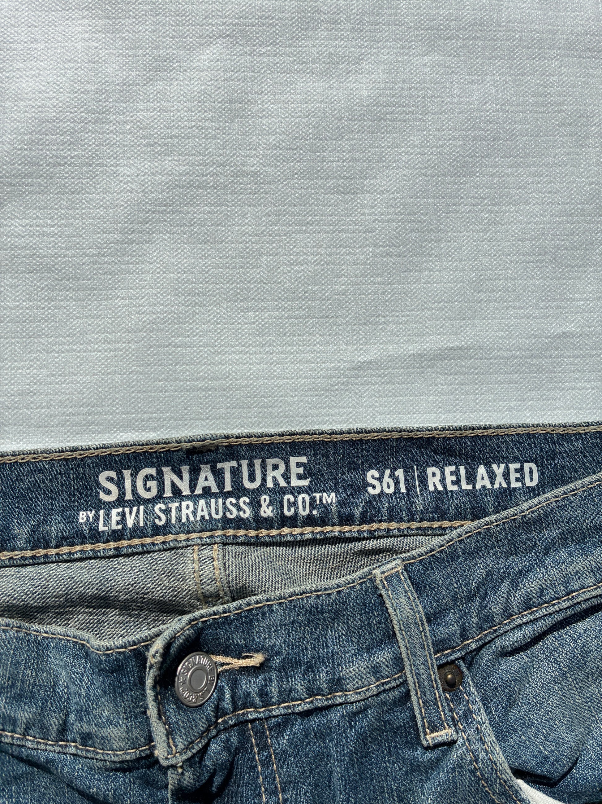 vintage Signature Levi's by Strauss Size 36 x 34